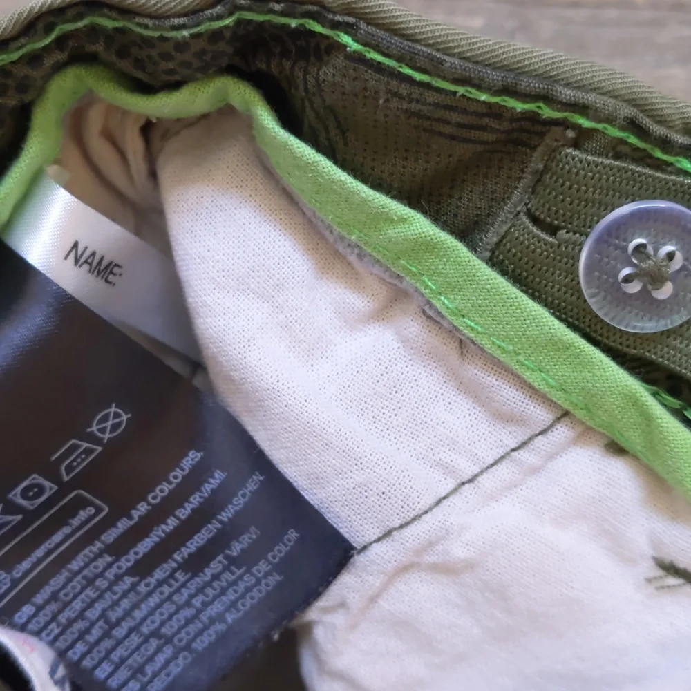 Size 3-4 H&M green adjustable waist cotton pocketed shorts